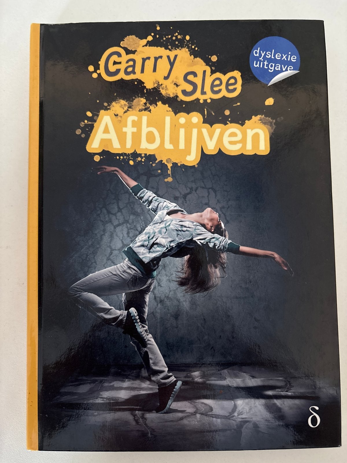 Carry Slee - Afblijven (dyslexie uitgave), Boeken, Ophalen of Verzenden, Gelezen, Fictie