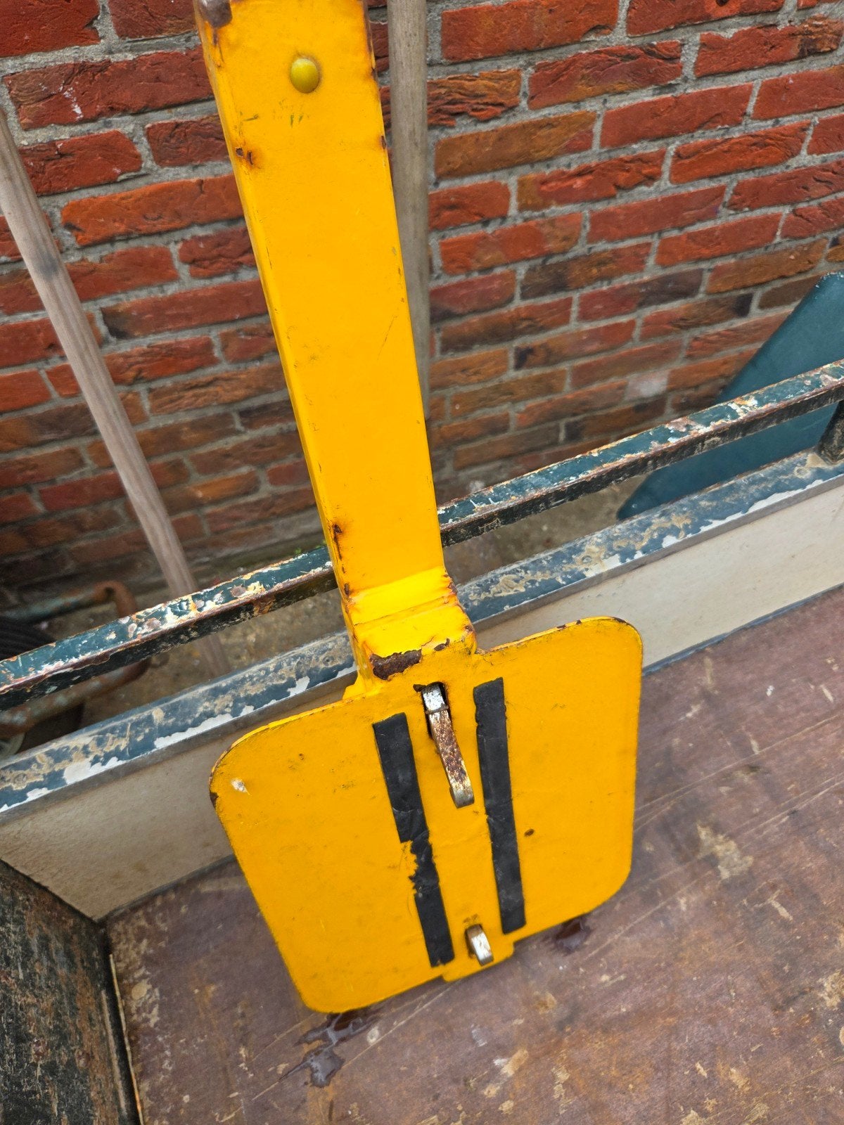 Wielklem met gebruiksporen, Ophalen of Verzenden