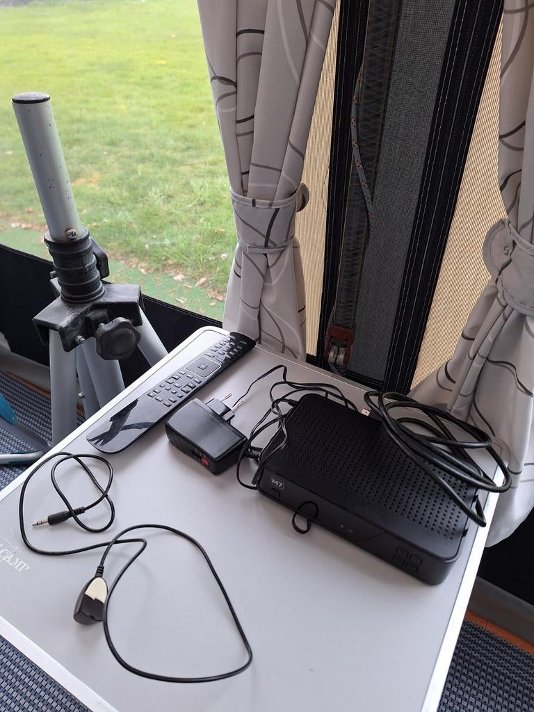 Complete digitale schotelset voor camping met statief, Ophalen, Gebruikt, (Schotel)antenne, Overige merken