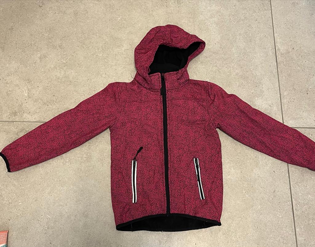 Softshell jas maat 134/140, Kinderen en Baby's, Kinderkleding | Maat 134, Ophalen of Verzenden, Zo goed als nieuw, Jongen of Meisje