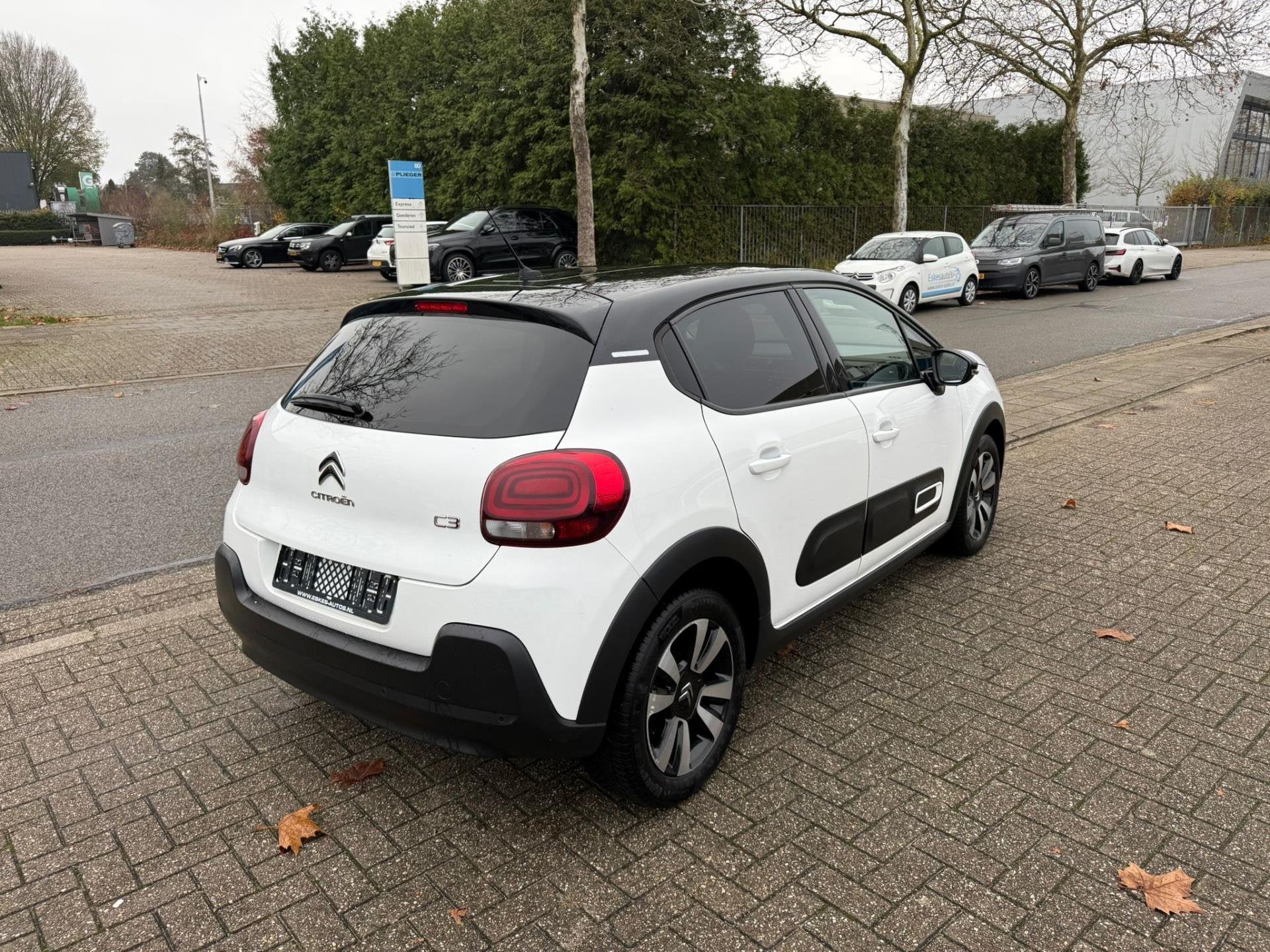 Citroen C3 1.2 PureTech Feel, Facelift, Navi Dealer auto, Auto's, Citroën, Voorwielaandrijving, Gebruikt, 1199 cc, 450 kg