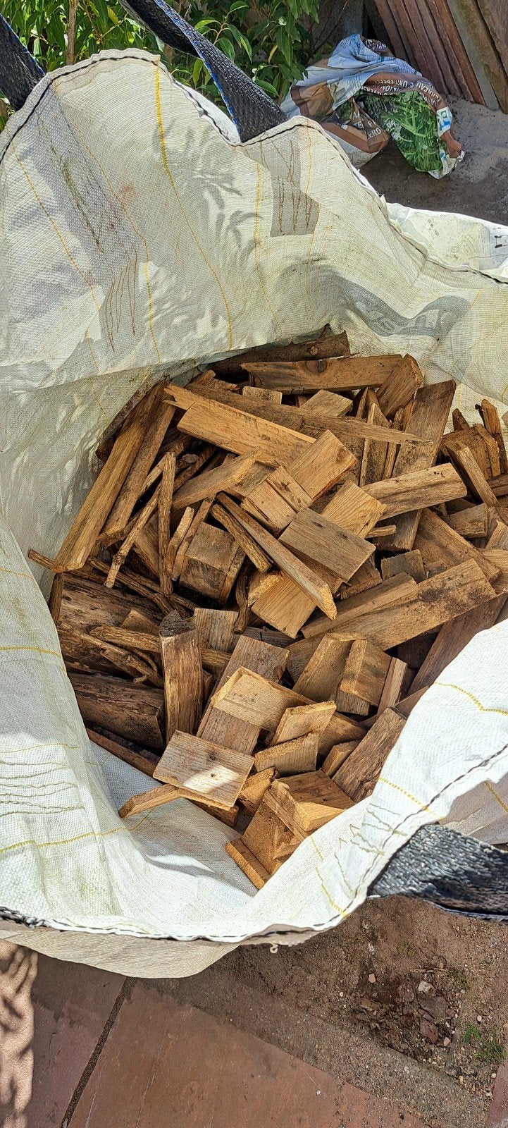 Stukken pallet hout / kachelhout, Minder dan 3 m³, Ophalen, Overige houtsoorten, Blokken