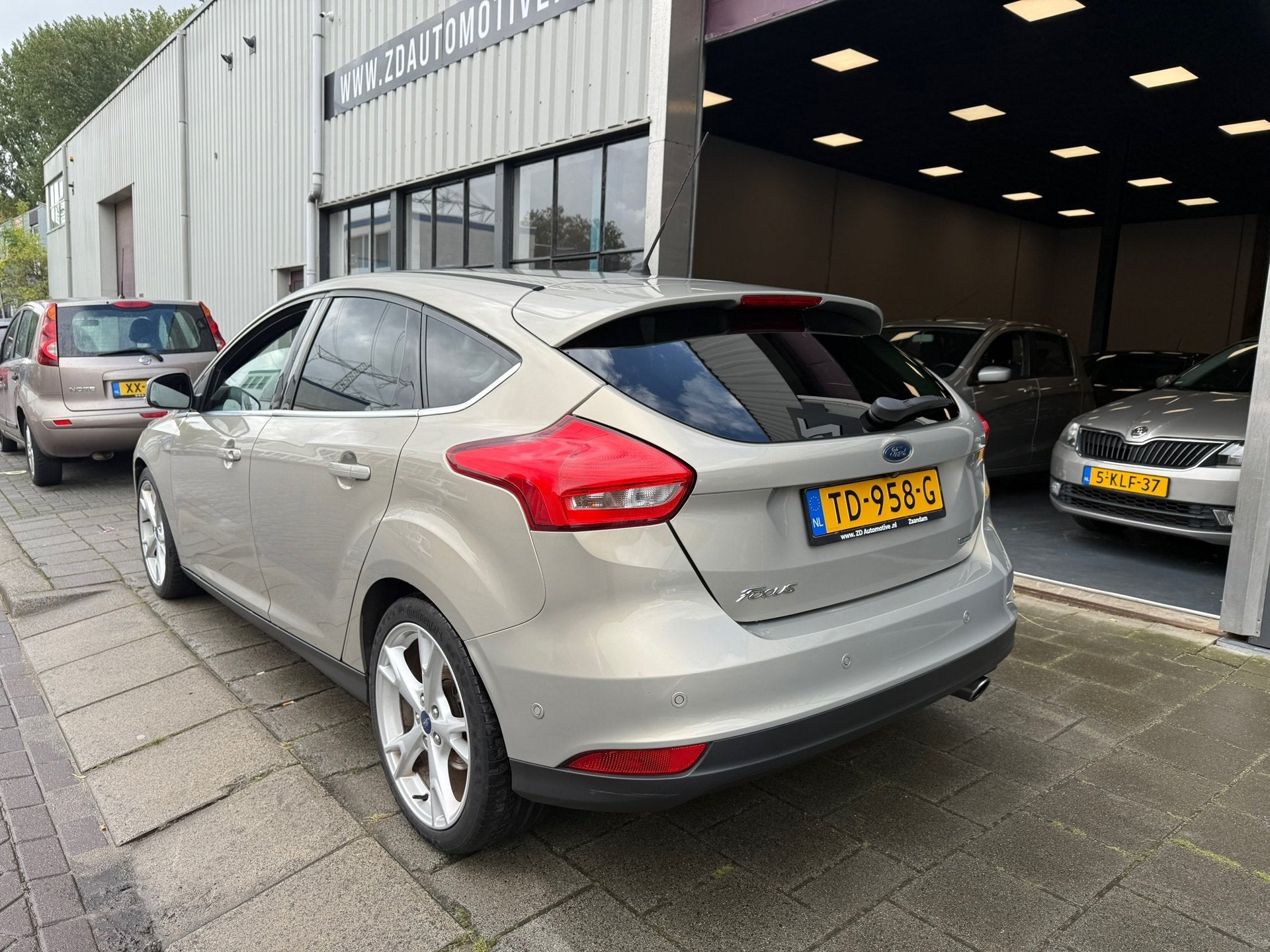 Ford Focus 1.5 Titanium Edition, Auto's, 4 cilinders, 150 pk, Leder en Stof, Bedrijf