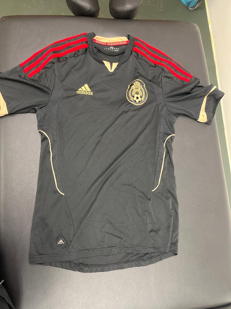 Adidas Mexico Football Jersey Black Gold Red Men slimfit M, Zwart, Ophalen of Verzenden, Adidas, Voetbal