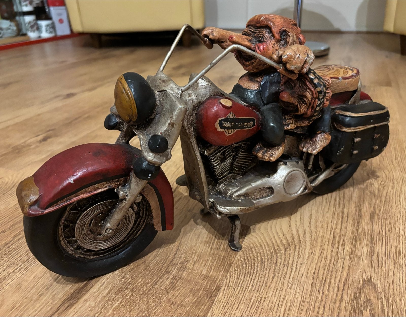 Harley Davidson motor met trol figuren, Verzamelen, Beelden en Beeldjes, Ophalen of Verzenden, Gebruikt, Overige typen