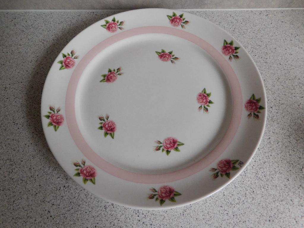 Bord 25 cm. Roses JBS Janneke Brinkman, Huis en Inrichting, Keuken | Servies, Ophalen of Verzenden, Zo goed als nieuw, Bord(en)