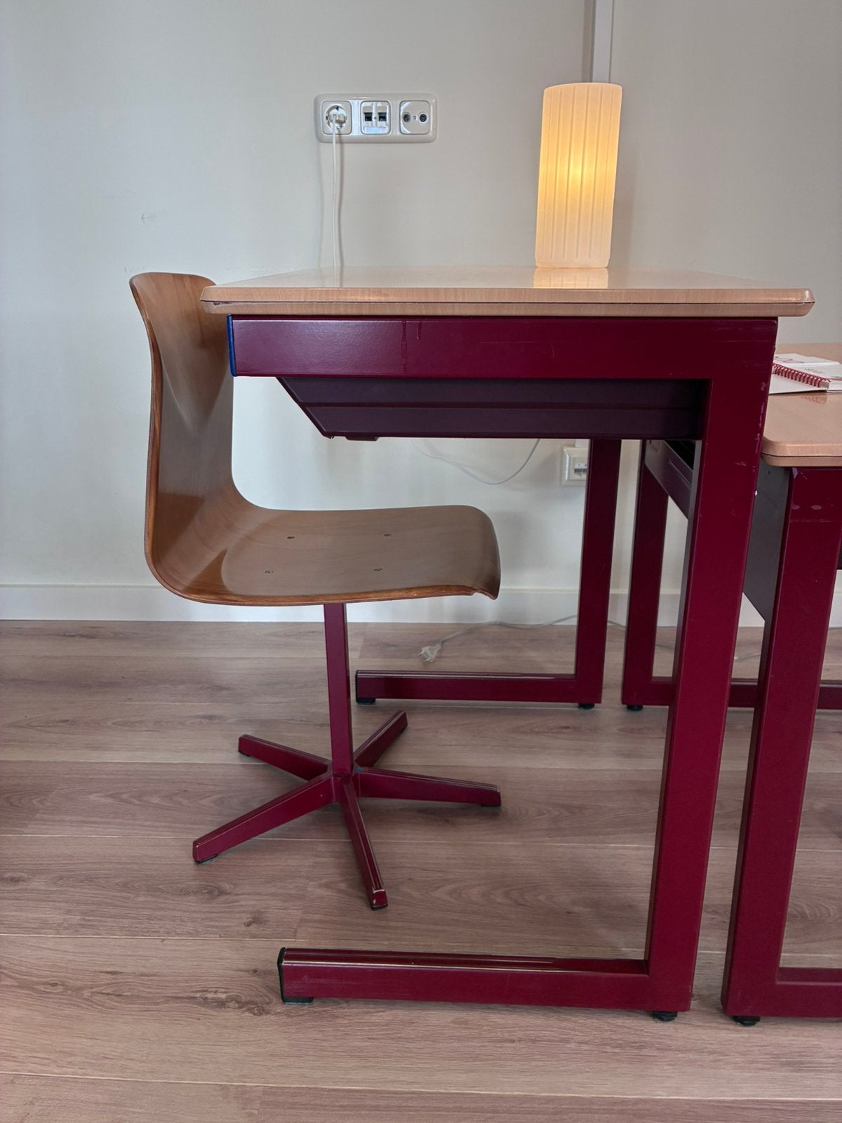 Vintage schooltafel(s) met stoel(en) - Hout en metaal, Ophalen