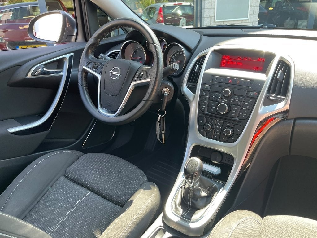 Opel Astra Sports Tourer 1.4 Turbo Sport Nieuwe apk NAP, Auto's, Euro 5, Gebruikt, 4 cilinders, 1337 kg