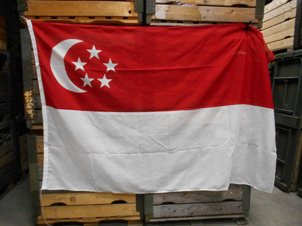 Scheepsvlag Shipmate vlag Singapore Ca 140x220 cm, Diversen, Vlaggen en Wimpels, Ophalen of Verzenden, Zo goed als nieuw