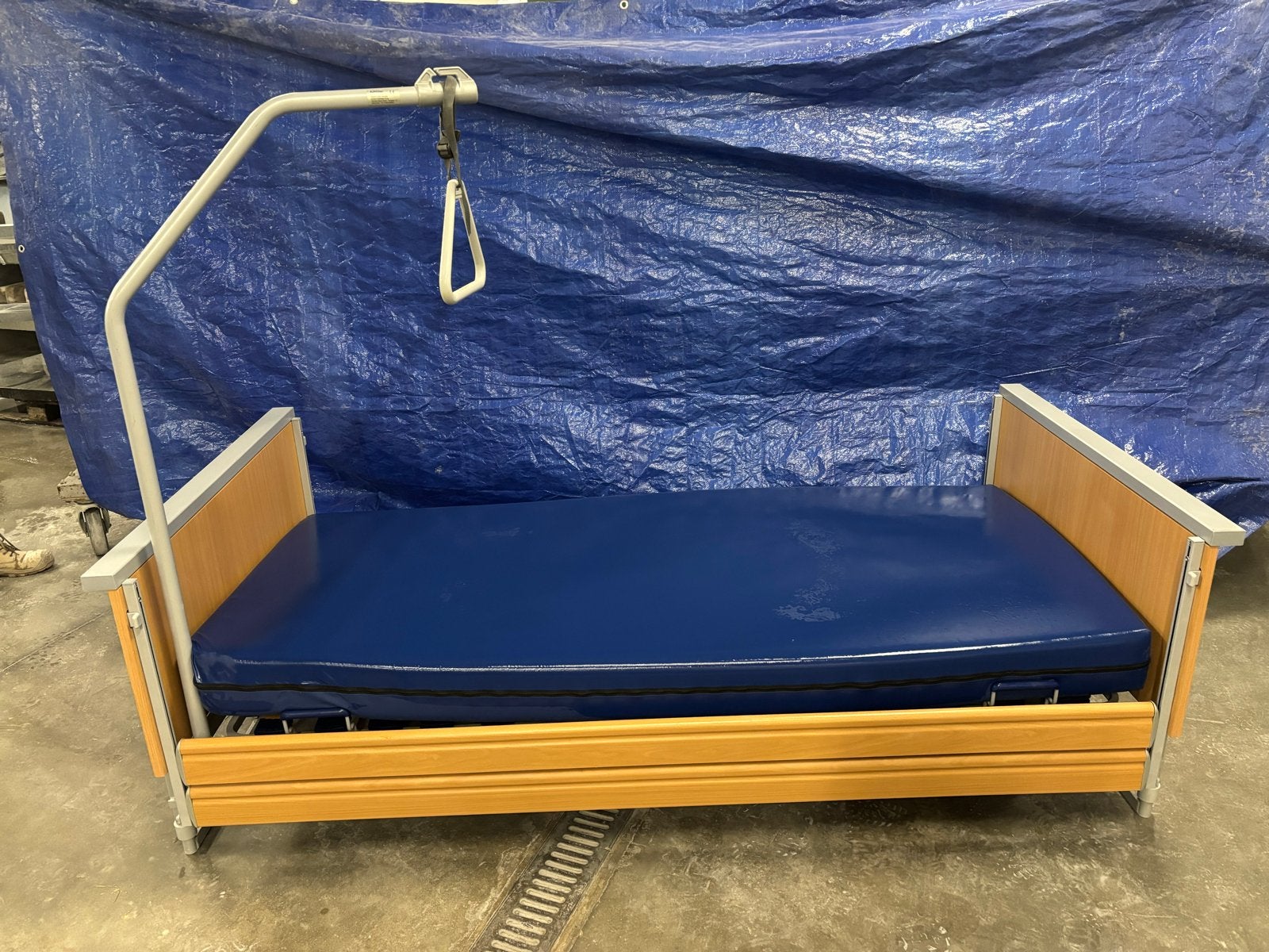 Verzorg bed met afstandsbediening, Ophalen of Verzenden