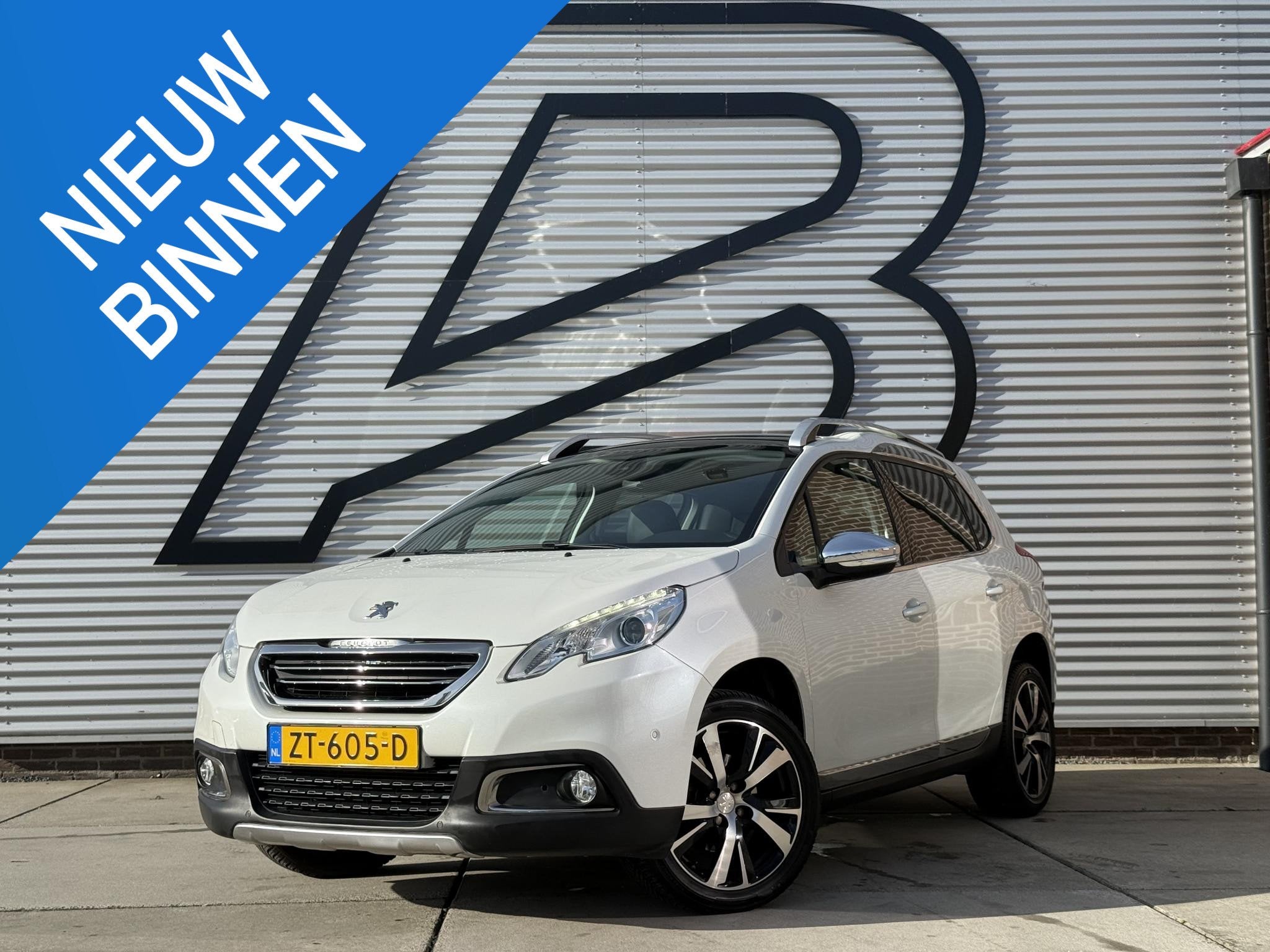 Peugeot 2008 1.2 PureTech Féline 1e Eigenaar|Navi|Pano|Clim, Auto's, Euro 6, 1270 kg, Wit, Leder