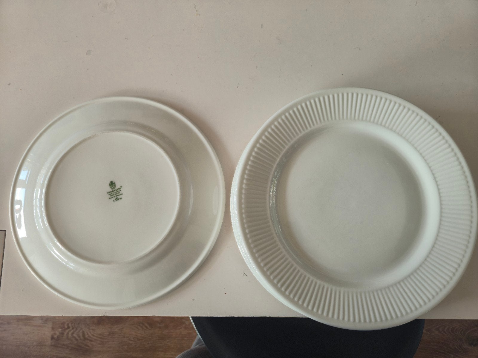Wedgwood diner borden cremewit 6 stuks, Huis en Inrichting, Ophalen, Zo goed als nieuw, Porselein, Bord(en)
