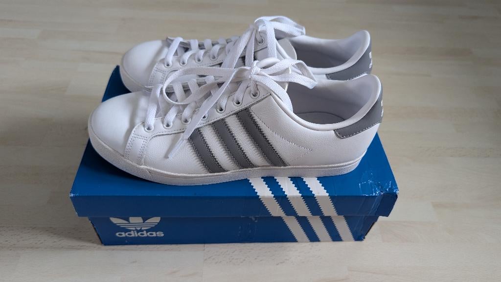 Nieuwe Adidas Superstar vegan maat 41 1/3, Adidas, Wit, Nieuw, Ophalen of Verzenden