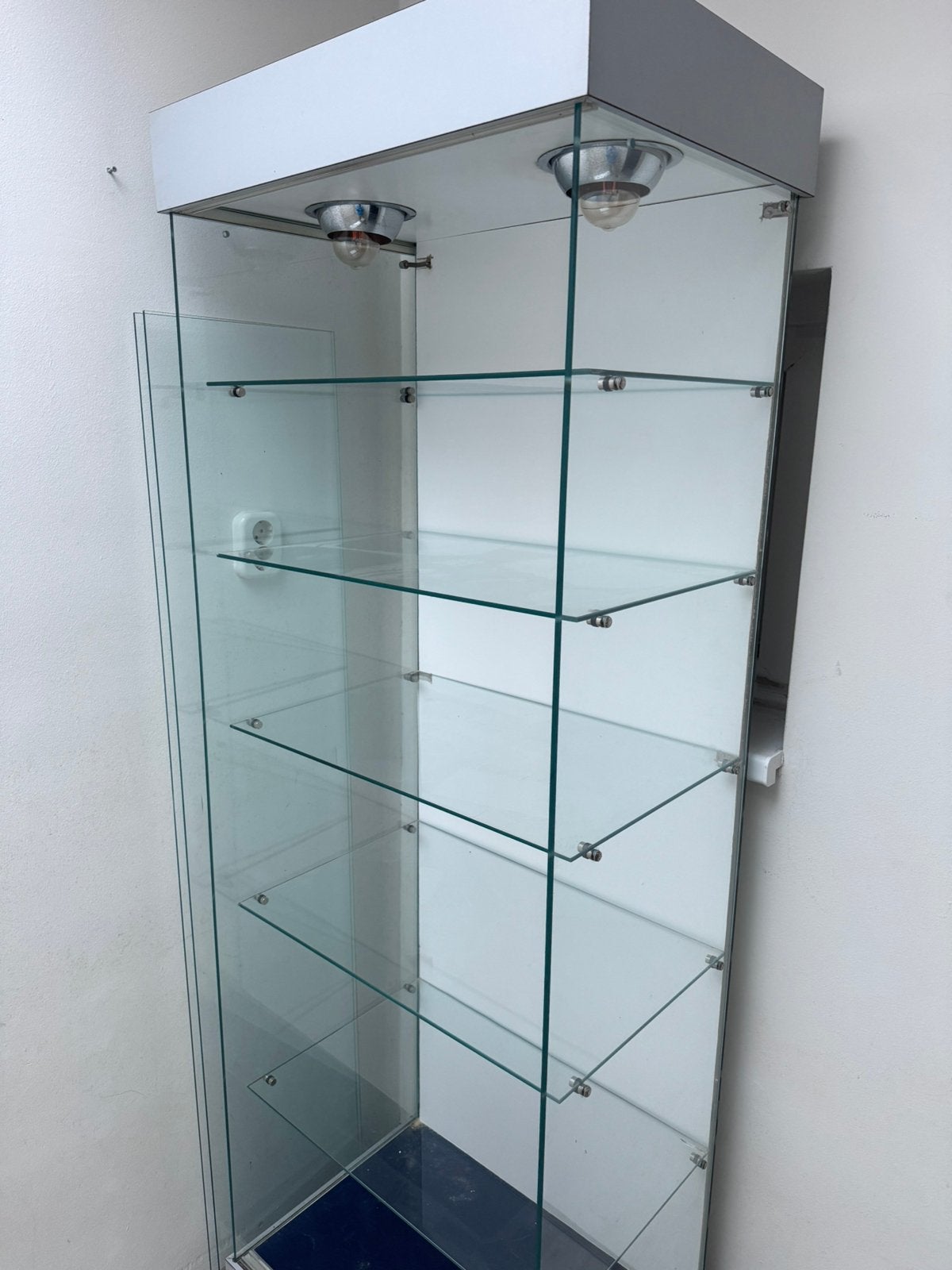 Te koop glazen Vitrinekast, Ophalen, 50 tot 100 cm, 150 tot 200 cm, 25 tot 50 cm