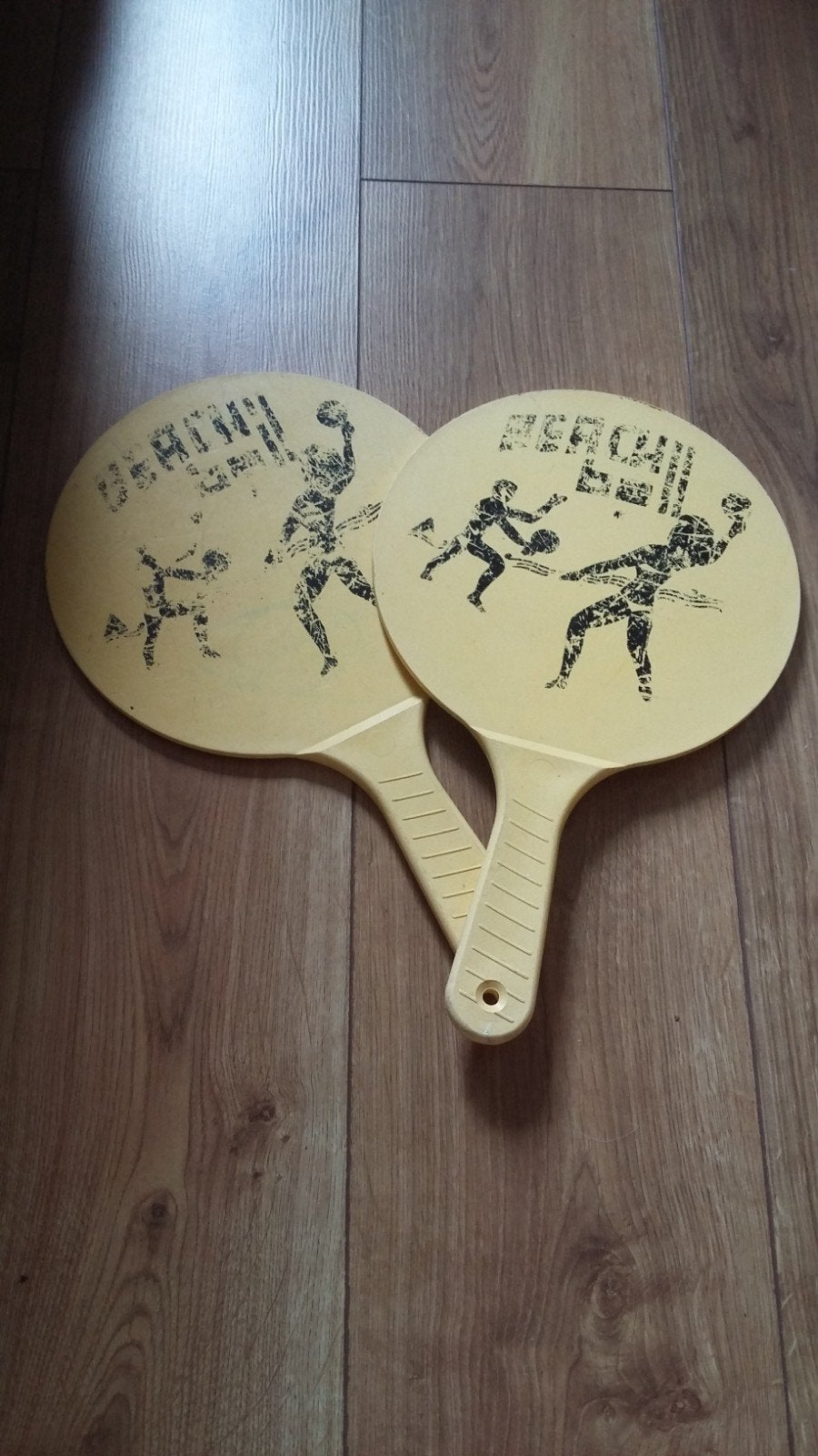 Twee strandtennis badjes beach ball, Ophalen of Verzenden, Gebruikt