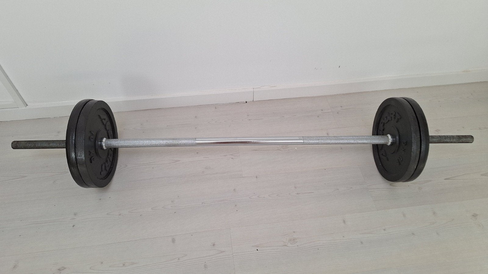 Vier gewichten met een halter, Sport en Fitness, Fitnessmaterialen, Ophalen