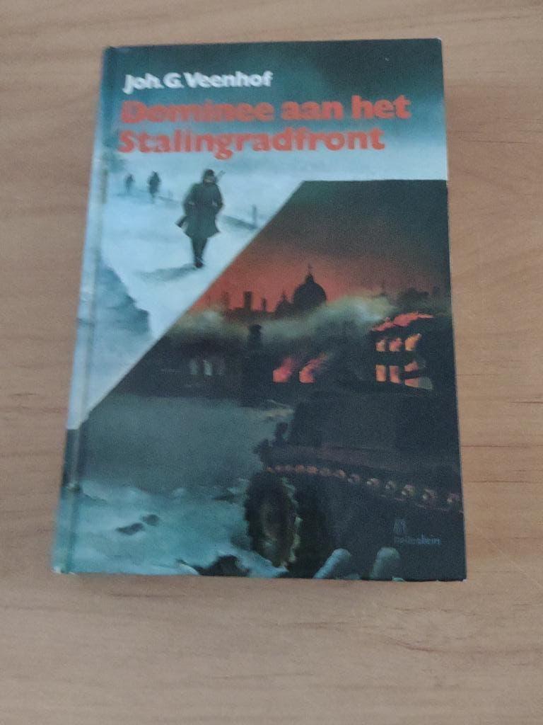 Dominee aan het Stalingradfront- Joh G Veenhof, Boeken, Ophalen of Verzenden, Tweede Wereldoorlog, Gelezen