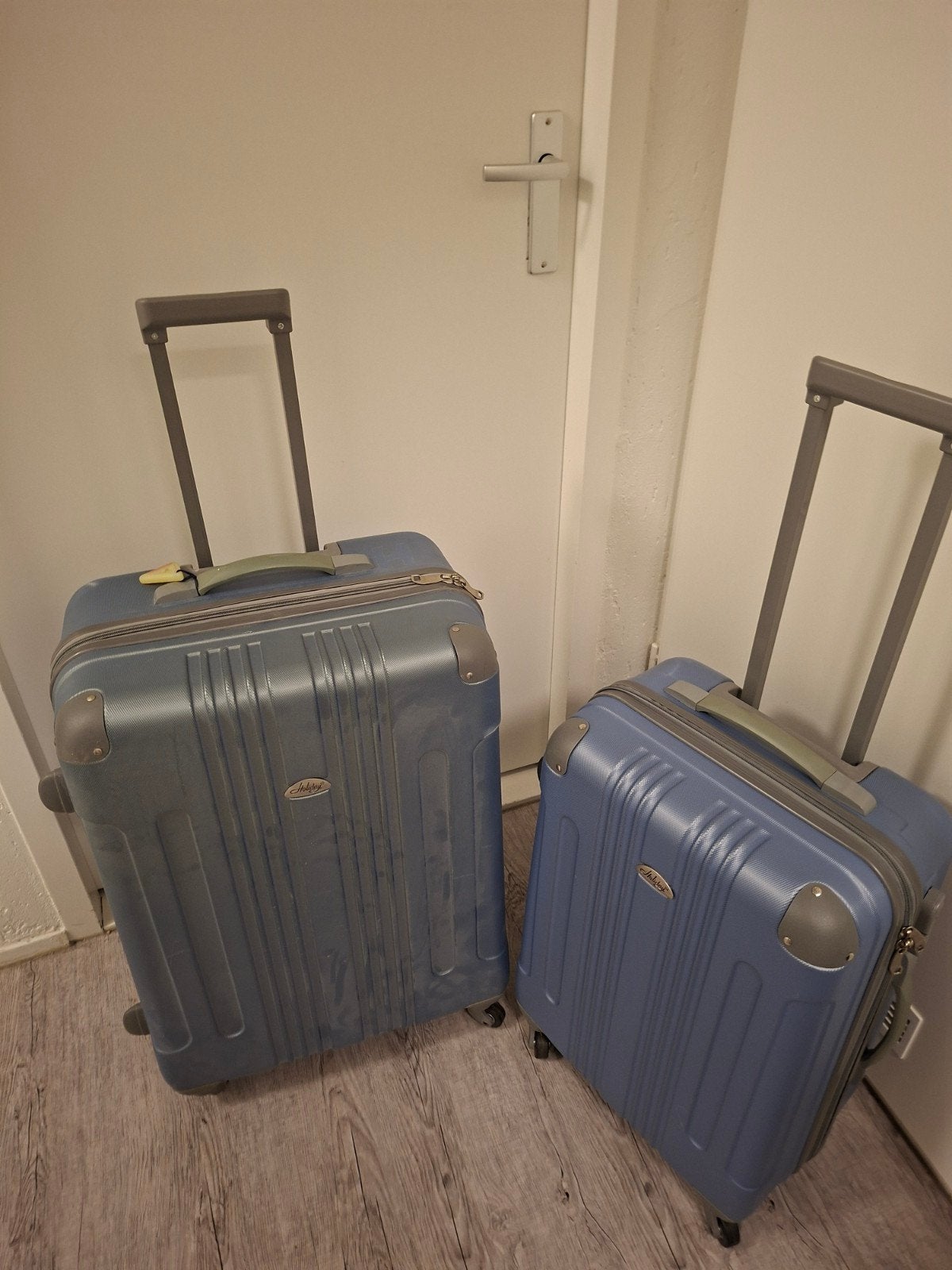2 Trolley koffers, Ophalen