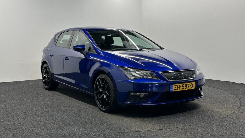 Seat Leon 1.0 EcoTSI Style Business Intense CARPLAY NAVI CRU, Stof, Gebruikt, Euro 6, Met garantie (alle)