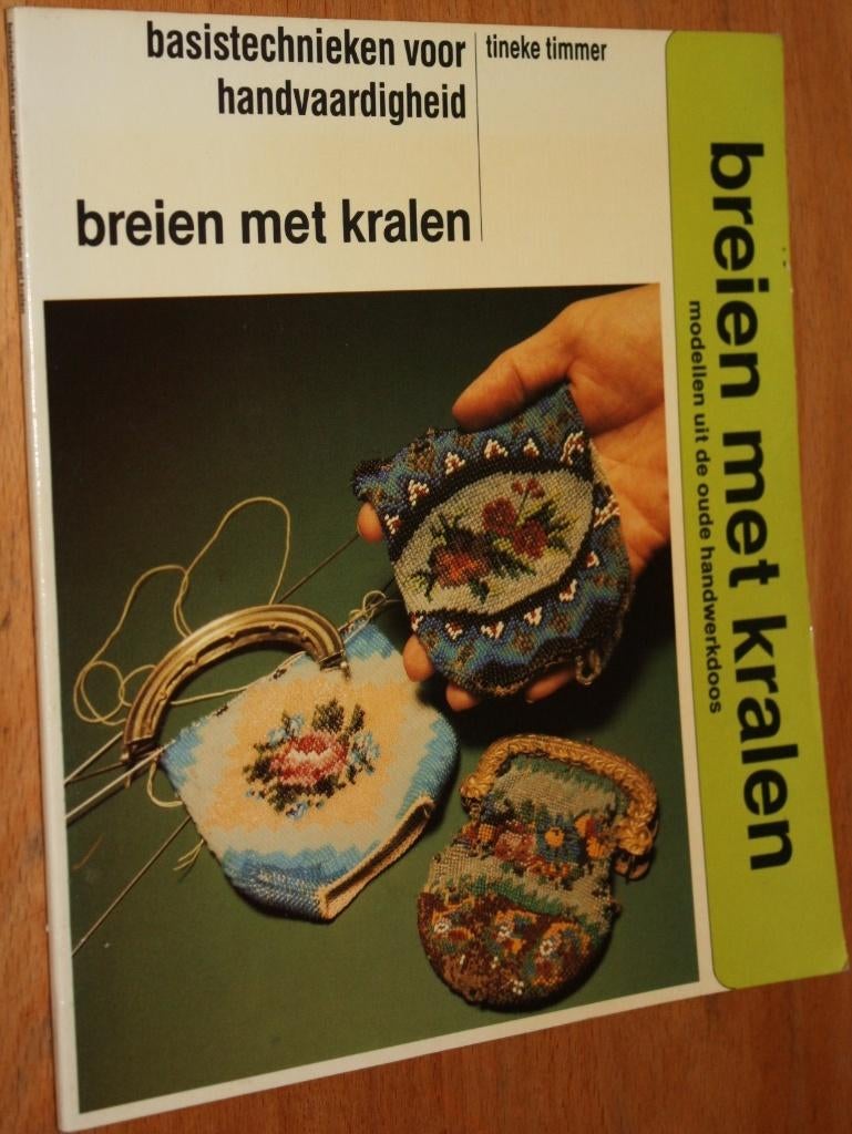 breien met kralen Tineke Timmer 22000, Boeken, Ophalen of Verzenden, Zo goed als nieuw, Sieraden maken