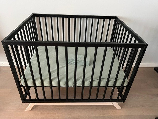 Zwarte box met matrasje (van Asten), Ophalen, Gebruikt, Rechthoekig