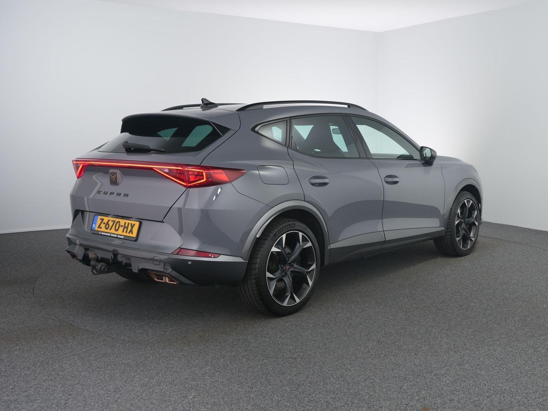 CUPRA Formentor 1.4 e-Hybrid VZ Performance | Zwenkhaak | 36, Auto's, Stof, Gebruikt, Euro 6, 4 cilinders