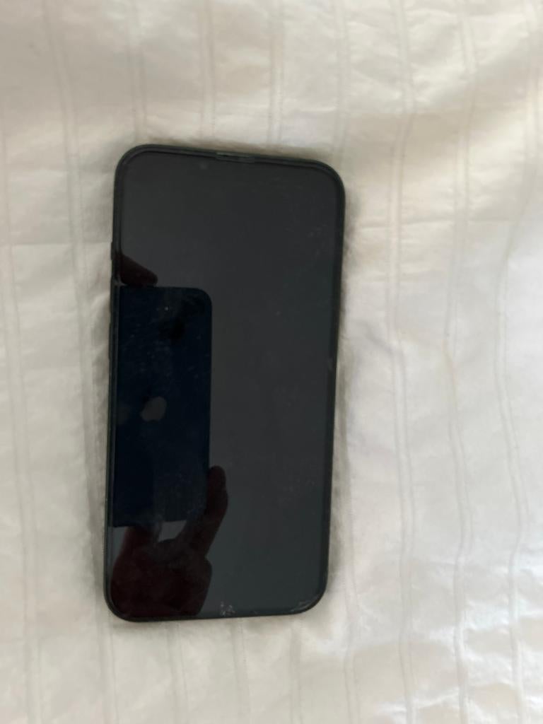 iPhone 13 - Goede telefoon met barsten, werkt top!, Telecommunicatie, Mobiele telefoons | Apple iPhone, Gebruikt, IPhone 13, Ophalen of Verzenden