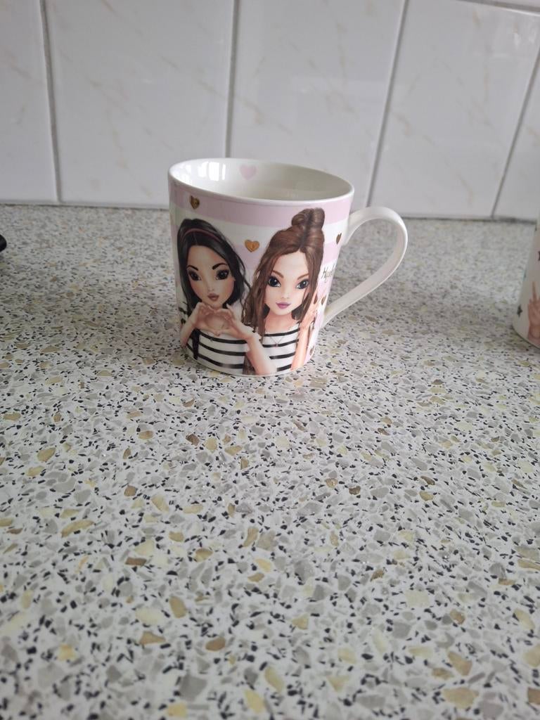 Leuke mok met meisjes en 'LOVE' opdruk, Overige typen, Ophalen of Verzenden, Zo goed als nieuw, Roze