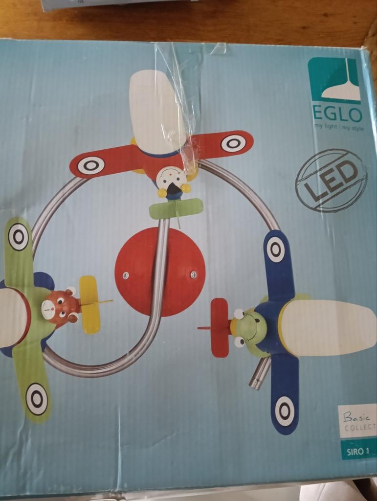 EGLO kinderlamp met vliegtuigen, Kinderen en Baby's, Kinderkamer | Inrichting en Decoratie, Ophalen of Verzenden
