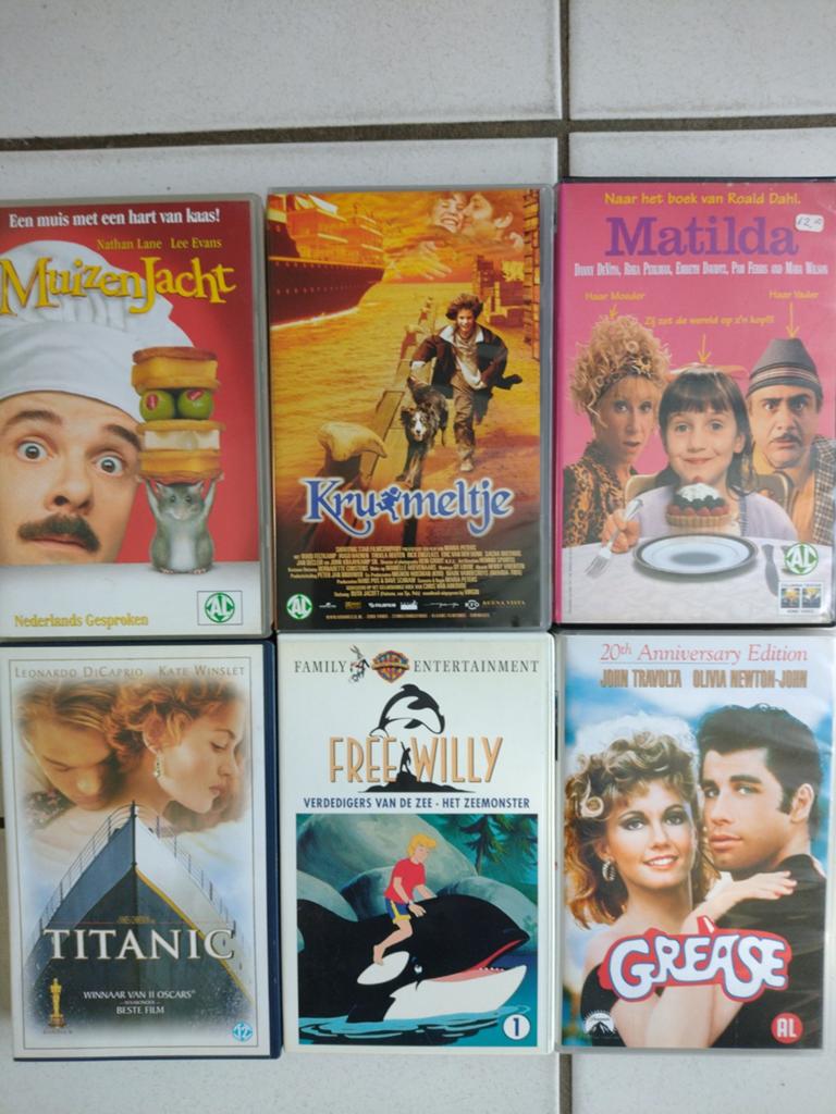 Diverse VHS-banden: Muizenjacht,Krümeltje, Matilda, Titanic, Ophalen of Verzenden