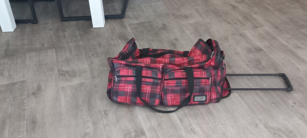 te koop reistas, Ophalen, Wieltjes, 20 tot 30 cm, Zo goed als nieuw