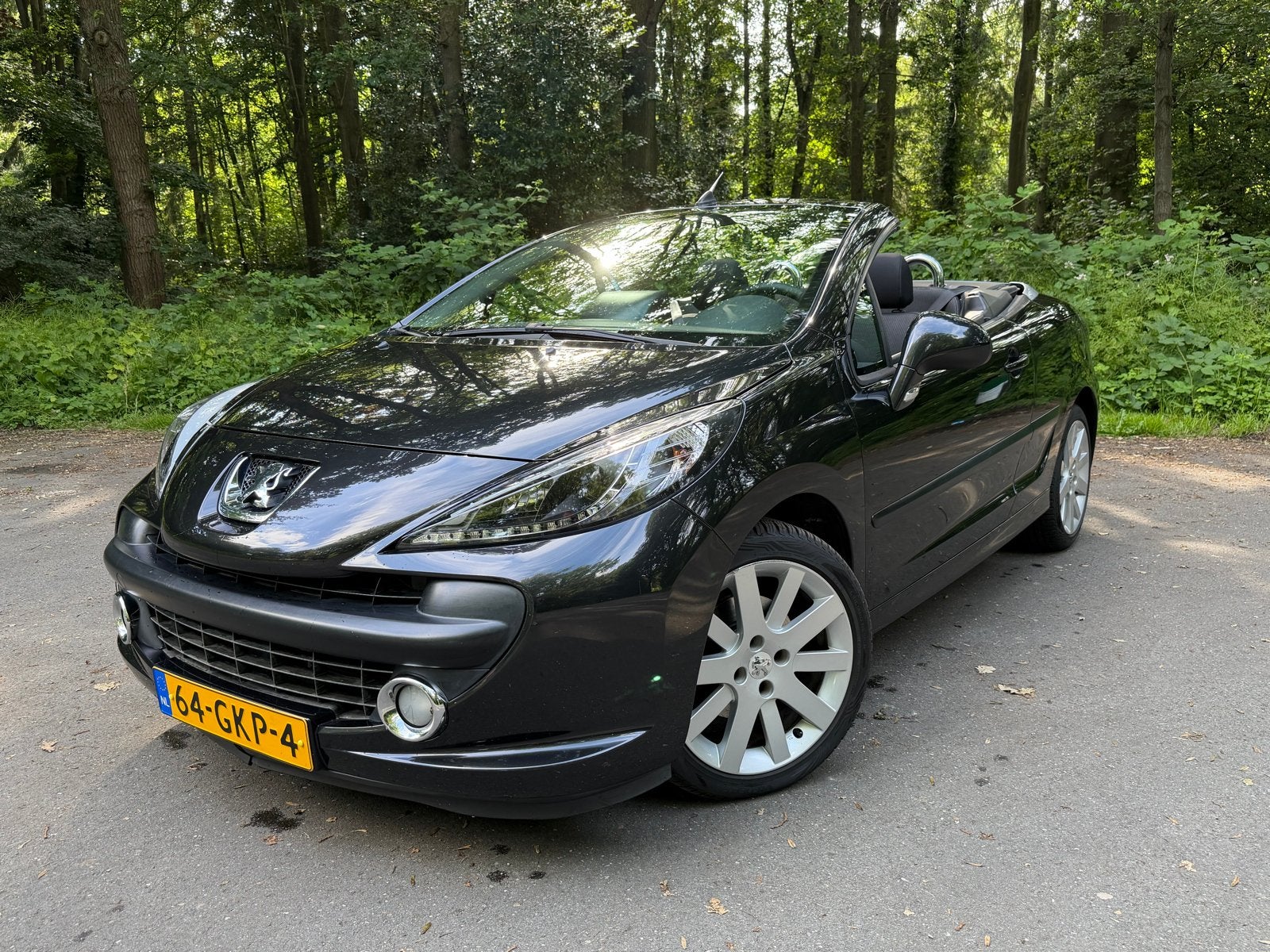 Peugeot 207 1.6 16V CC 2008 Zwart, NWEAPK/CARPLAY/BEURT, Auto's, Voorwielaandrijving, Zwart, 4 cilinders, Cabriolet