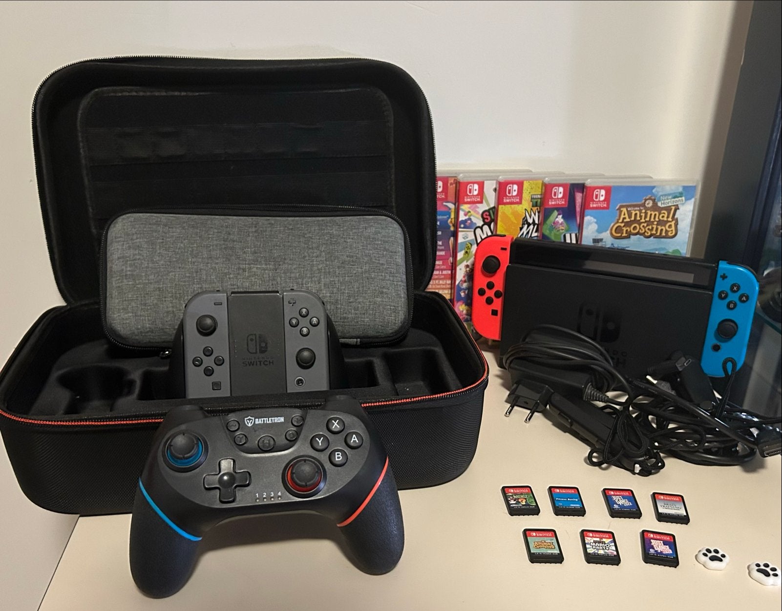 Nintendo Switch Compleet met 4 Controllers, Spellen en Extra, Spelcomputers en Games, Spelcomputers | Nintendo Switch, Gebruikt