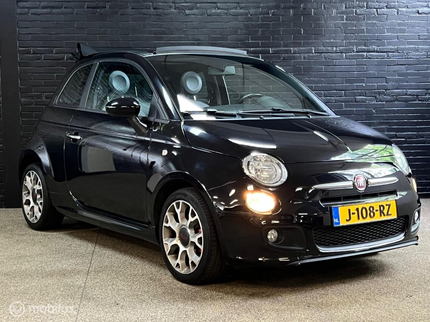 Fiat 500C Sport 105 pk Cabrio | Leder | Airco | PDC |, Voorwielaandrijving, Cabriolet, Zwart, Handgeschakeld