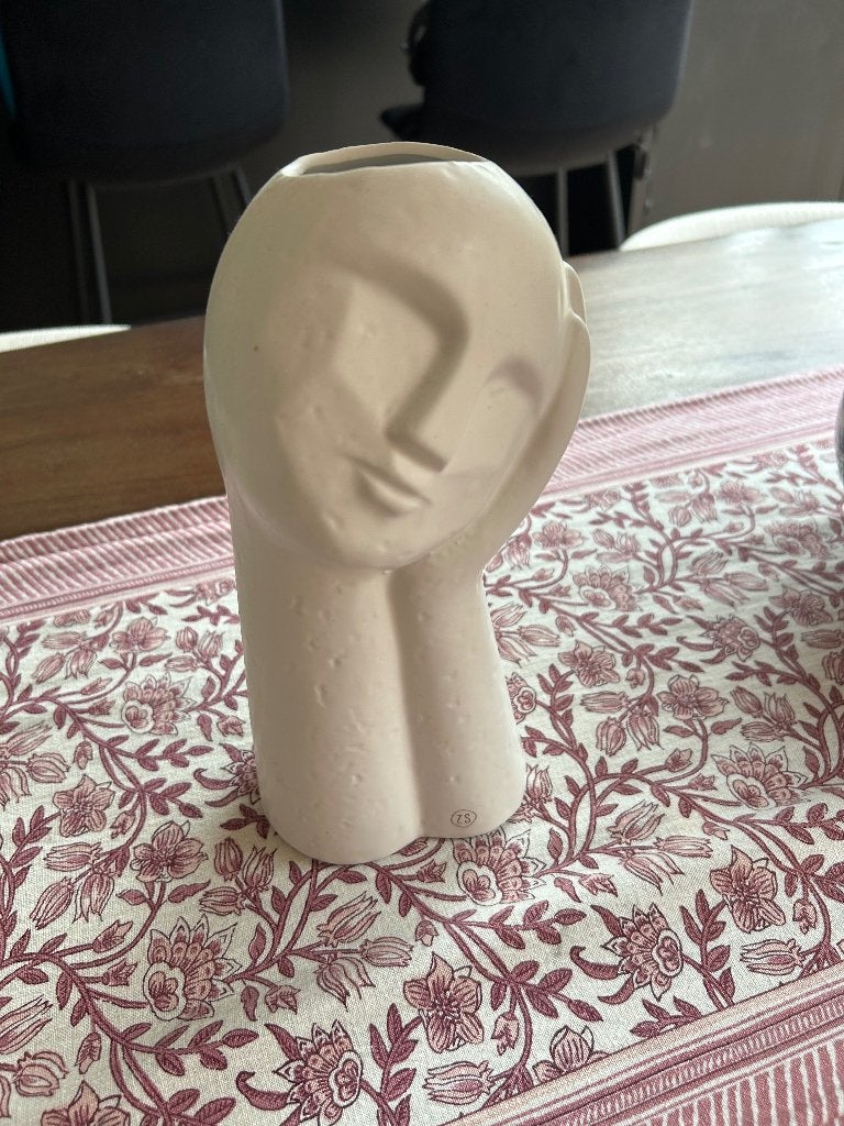 Crèmekleurige vaas in de vorm van een gezicht, Beige, Ophalen of Verzenden, Zo goed als nieuw, Geschikt voor droogbloemen
