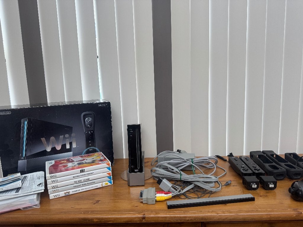 Complete Nintendo Wii set incl. accesiores, Spelcomputers en Games, Games | Nintendo Wii, 2 spelers, Zo goed als nieuw, Vanaf 3 jaar