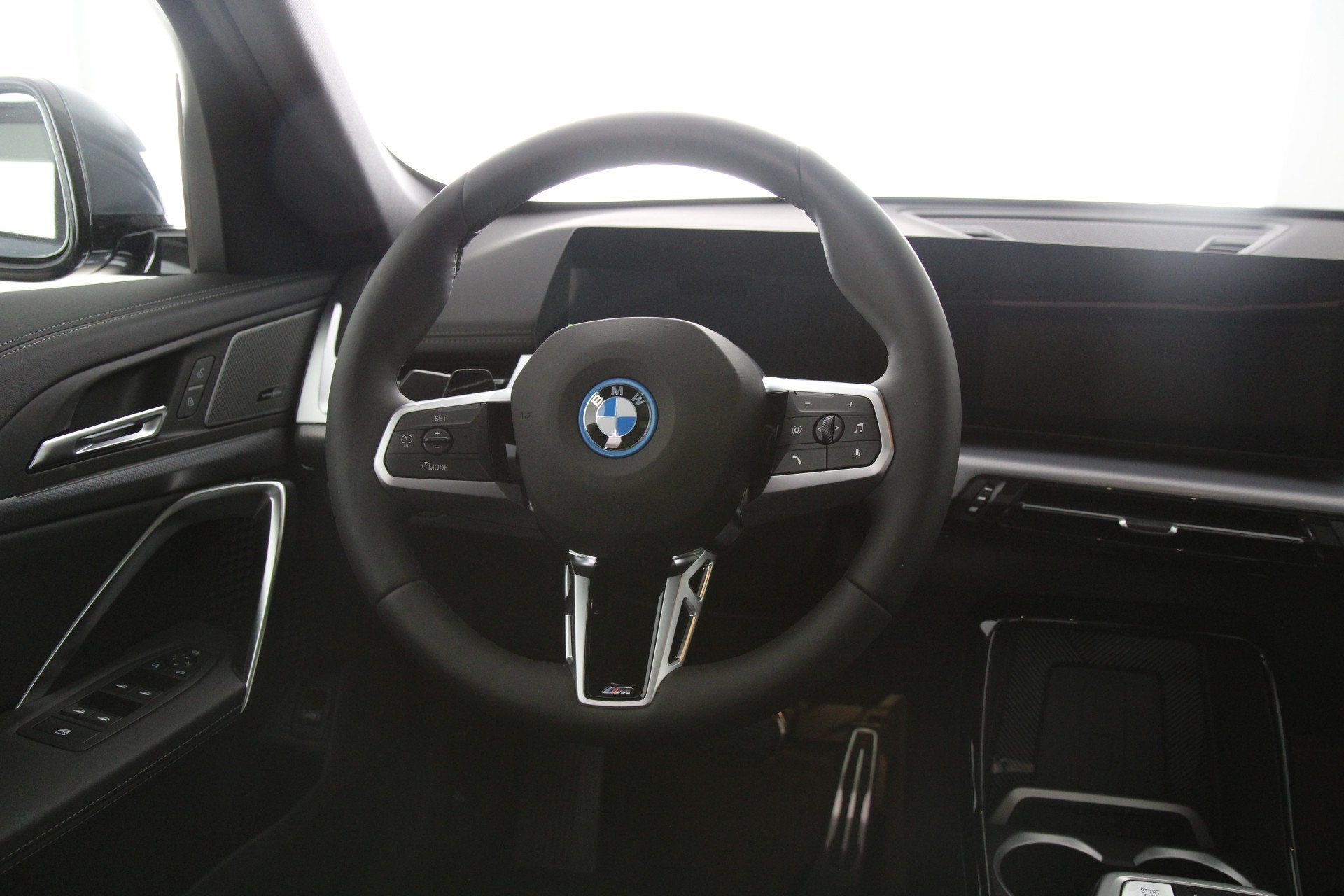 BMW iX1 eDrive20 67 kWh M-Sport Pro (bj 2026, automaat), Gebruikt, Met garantie (alle), Origineel Nederlands, 204 pk