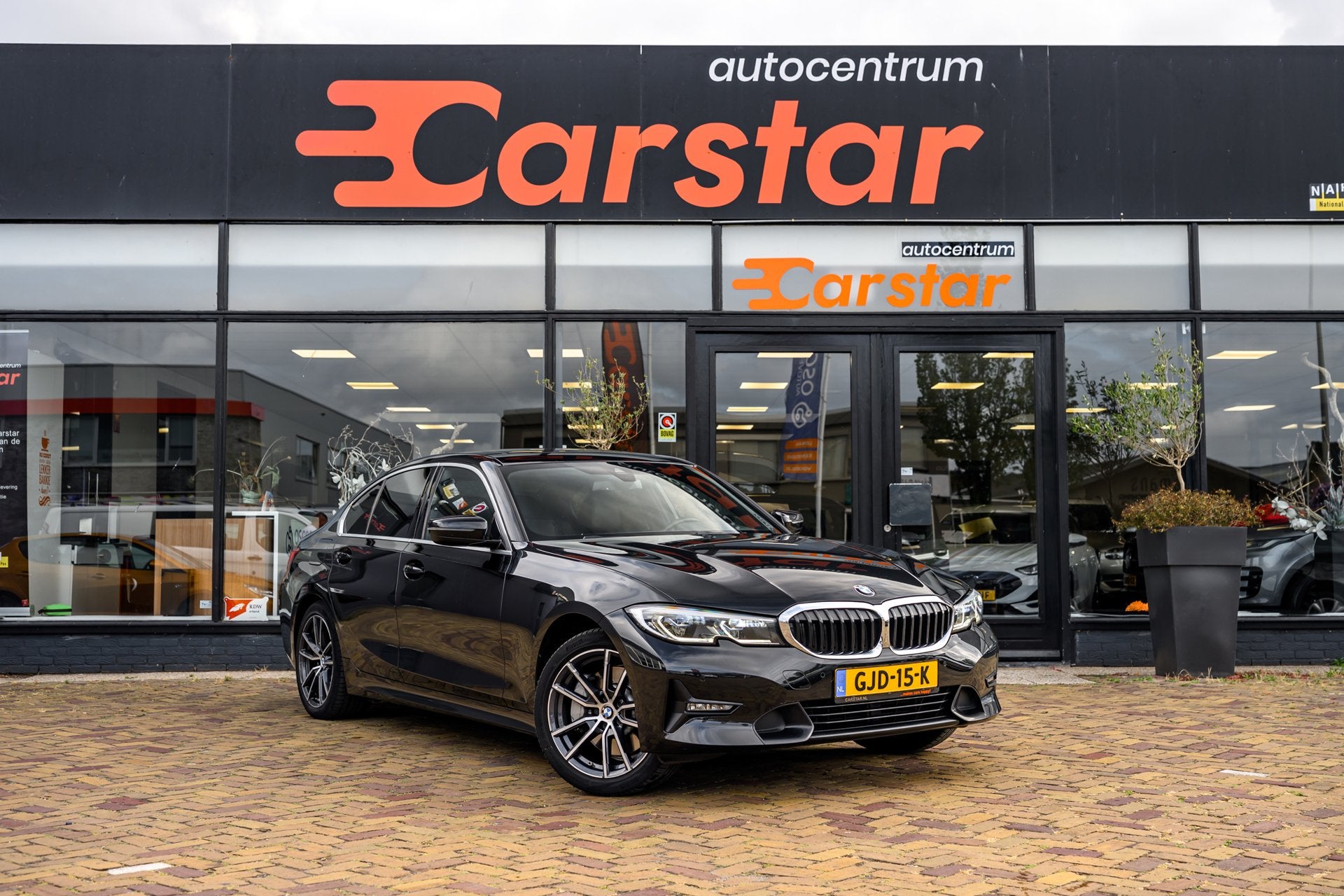 BMW 3-serie 330e High Executive|PANO|MEMORY|292PK, 1998 cc, Achterwielaandrijving, Gebruikt, Zwart