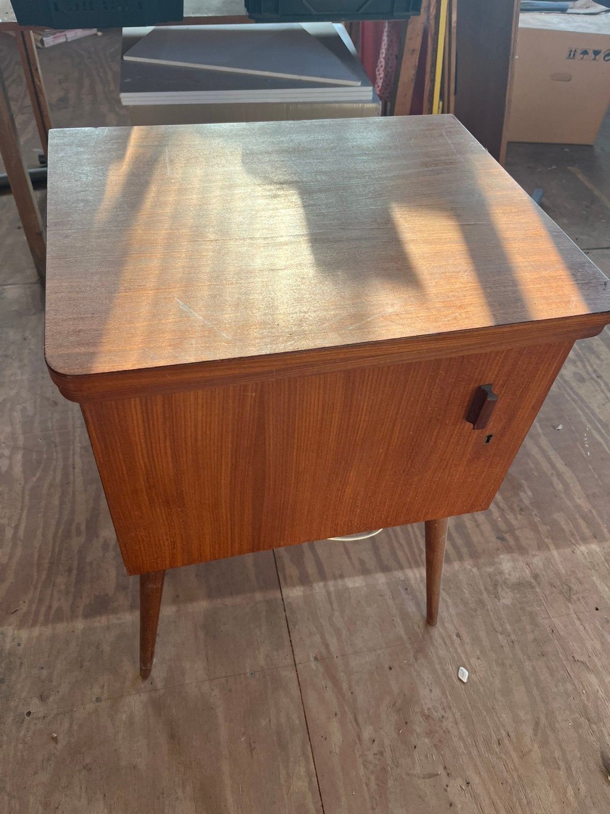 Antieke Singer Naaimachine met Meubel, Ophalen
