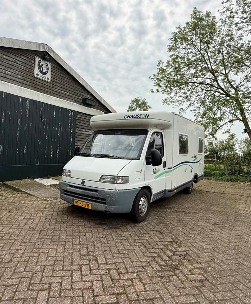 Technisch goede Chausson Welcome 70 | Zonnepaneel | 4-pers, Chemisch toilet, Standaard zit, Kluisje, Fiat