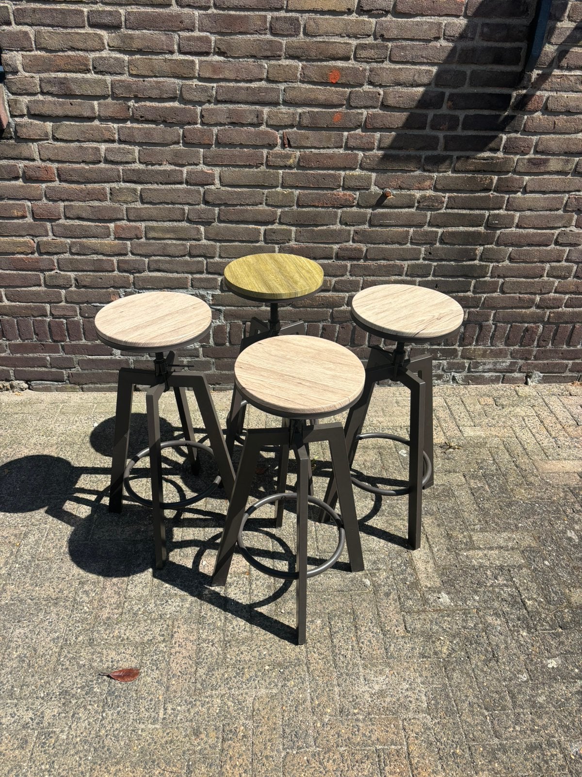Barkrukken 4 stuks draaibaar - in hoogte verstelbaar, Huis en Inrichting, Ophalen, Gebruikt, In hoogte verstelbaar, 60 tot 90 cm