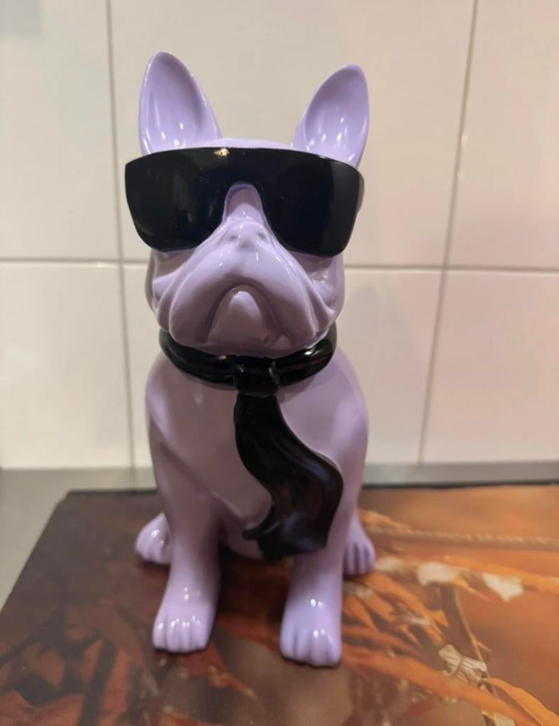 Decoratie beeld lila Franse Bulldog met zonnebril, Nieuw, Kunststof, Ophalen of Verzenden, Modern