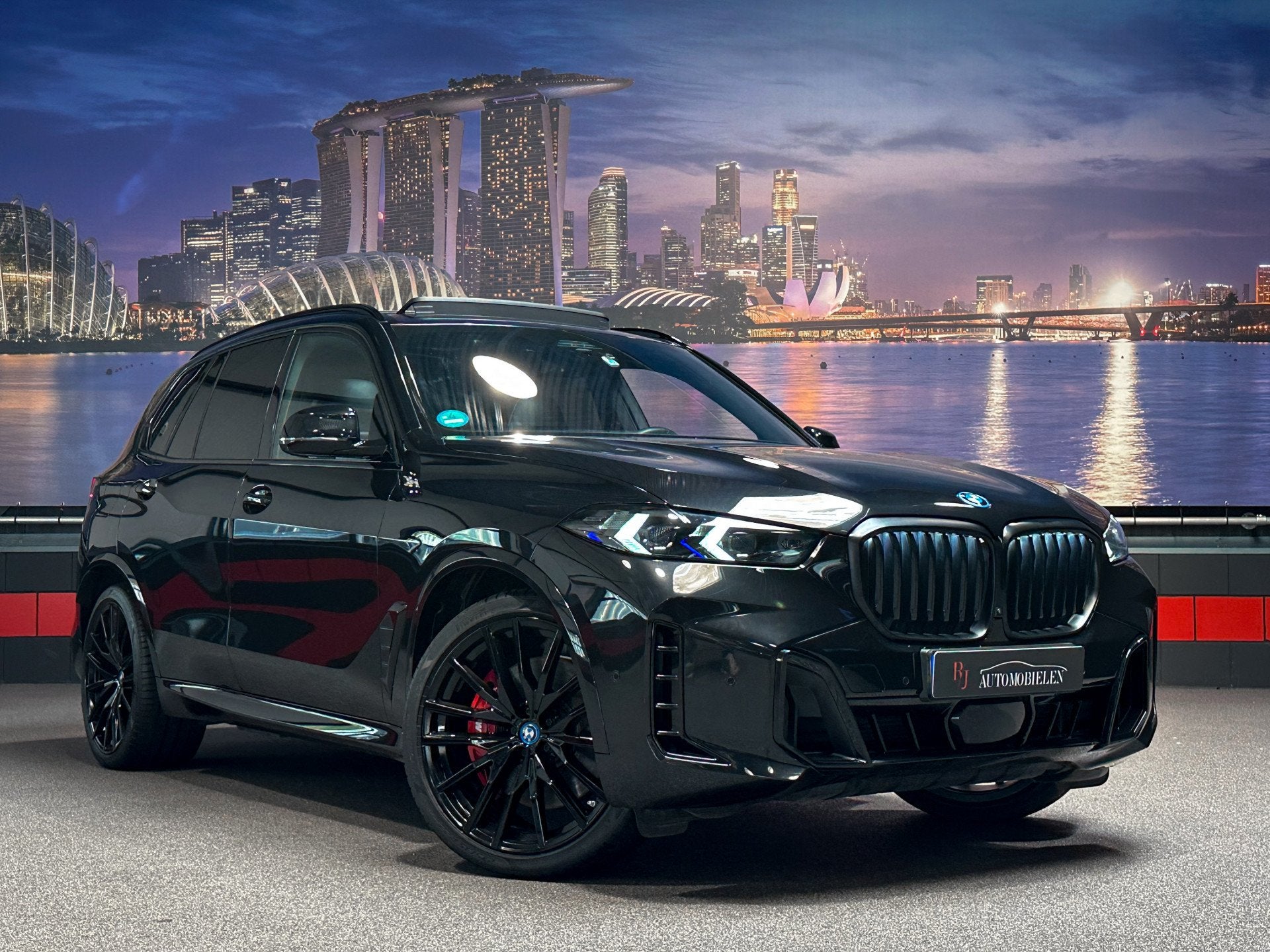BMW X5 xDrive50e Softclose||Bowers&Wilkins|Skylounge|Diamant, Gebruikt, 2395 kg, Adaptive Cruise Control, Zwart