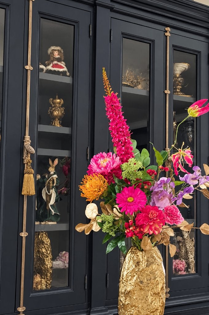 Luxe zijden boeket met gouden vaas – handgemaakt & uniek, Huis en Inrichting, Ophalen, Binnen, Silk-ka, Meerkleurig