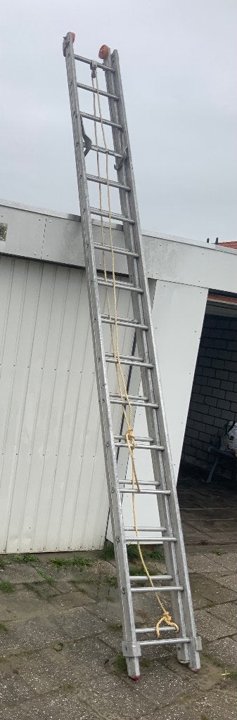 Aluminium uitschuifbare ladder .2x16 treden, Ophalen, Gebruikt, Ladder, Opvouwbaar of Inschuifbaar