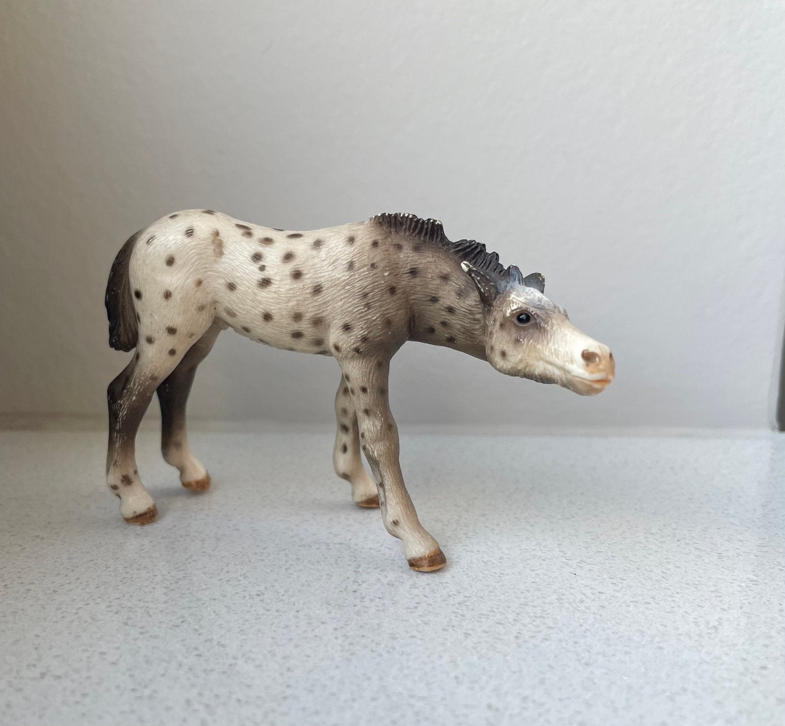 Schleich knabstrupper drinkend veulen, Verzenden, Zo goed als nieuw, Paard, Beeldje of Figuurtje