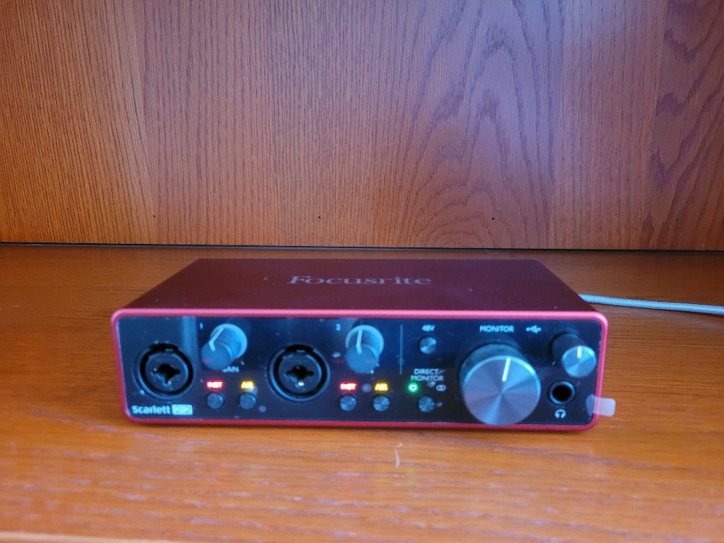 Focusrite Scarlett 2i2 Audio Interface, Ophalen of Verzenden, Zo goed als nieuw, Minder dan 5 kanalen, Microfooningang