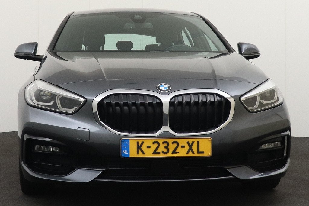 BMW 1-serie 118i 136 PK Aut. Executive Carplay Sfeeverlichti, Auto's, BMW, 136 pk, Gebruikt, Leder en Stof, Origineel Nederlands
