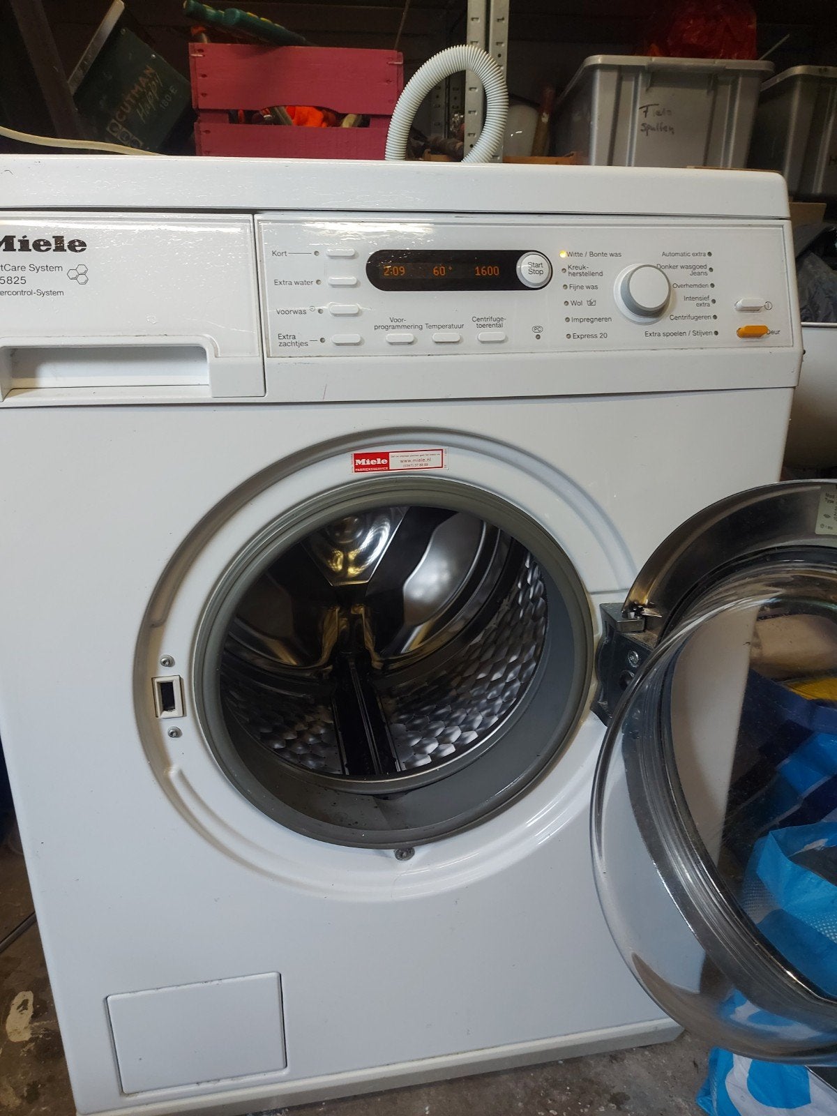 Miele W 5825 SoftCare System Wasmachine, Witgoed en Apparatuur, Ophalen, Gebruikt, 8 tot 10 kg, 1600 toeren of meer