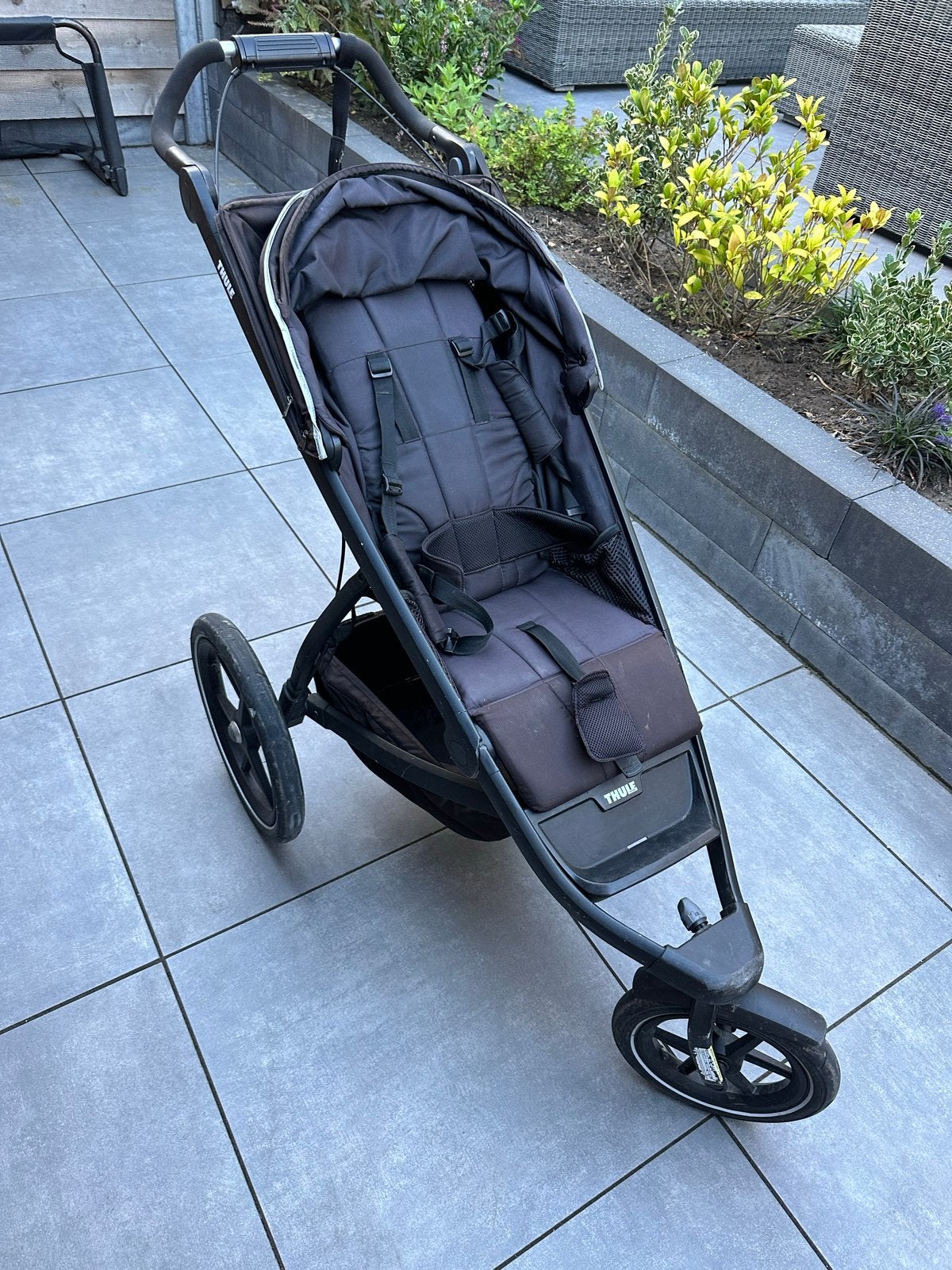 Thule Urban Glide 2 kinderwagen met voetzak en regenhoes, Gebruikt, Luchtbanden, Ophalen, Kinderwagen
